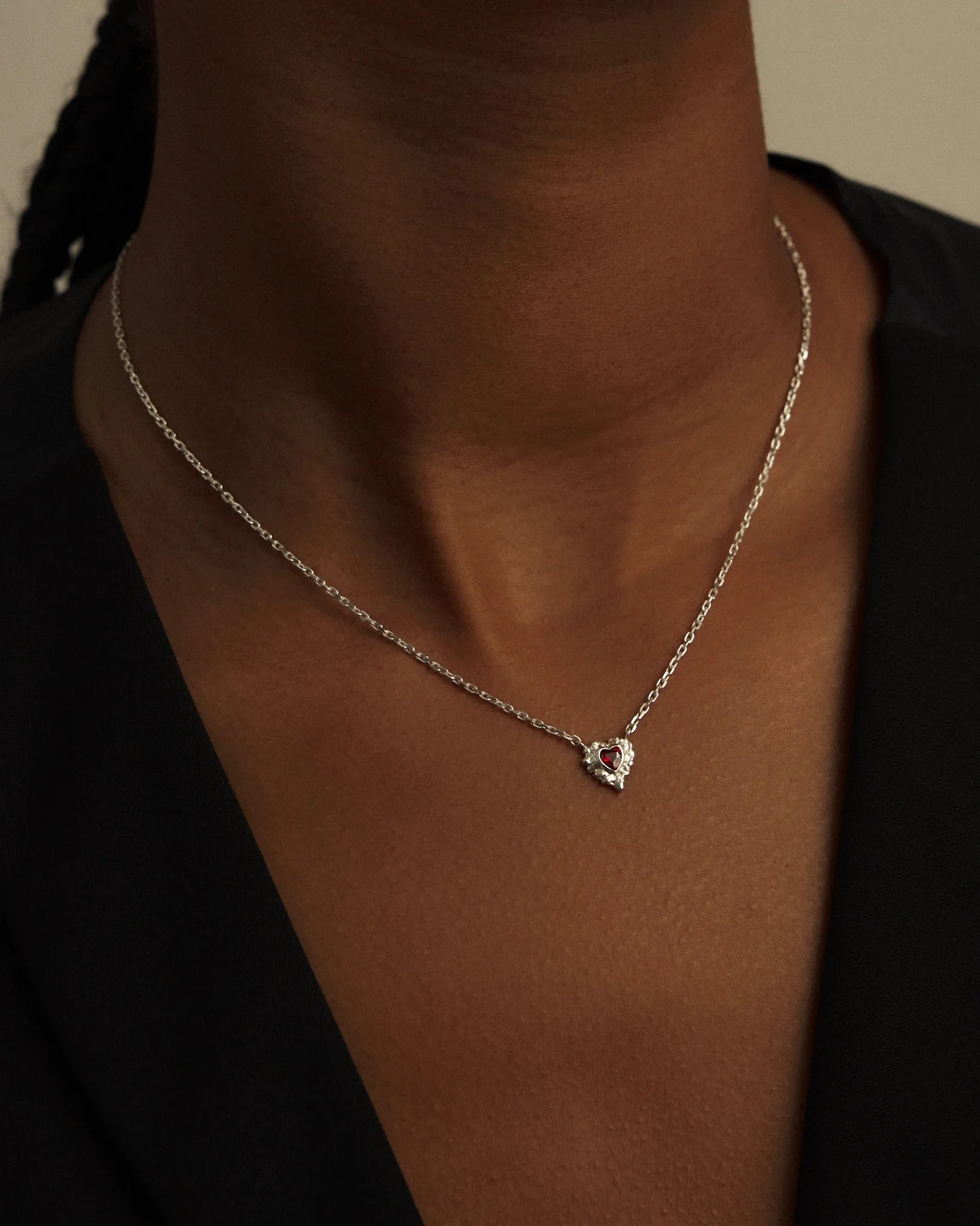 Coup de Foudre Necklace in Silver with Garnet