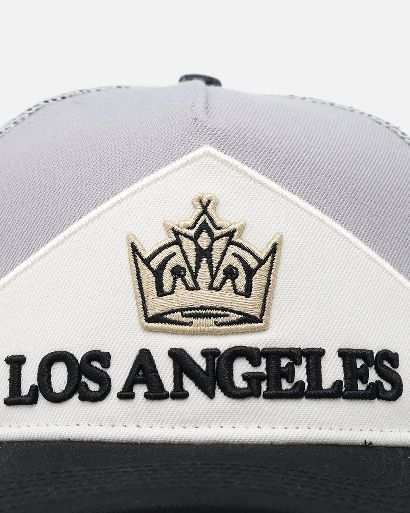 Pro Standard Los Angeles Kings Chevron Pinch Front Trucker Snapback Gray